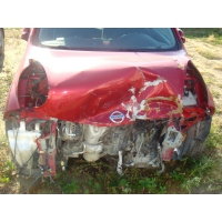 Продам а/м Nissan Micra битый
