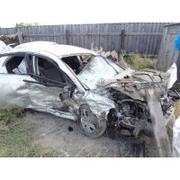 Продам а/м Toyota Avensis битый