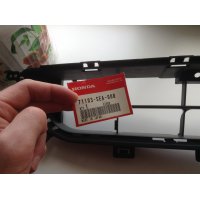 Продам Решетка бампера  для Honda Accord